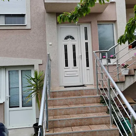 Appartement Petrovic *