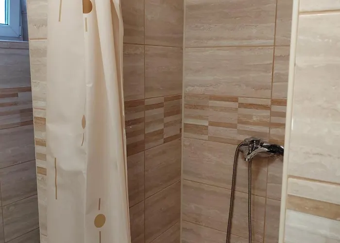 Petrovic * سوكو بانيا